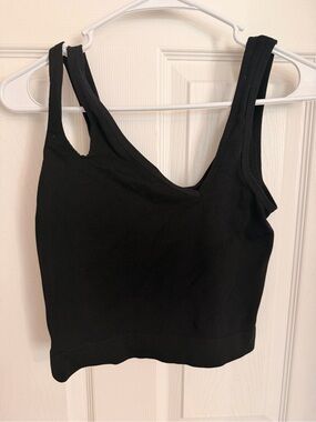 Colsie Black Double Strap Seamless Crop Tank